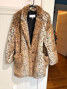 Faux fur leopard coat size XL